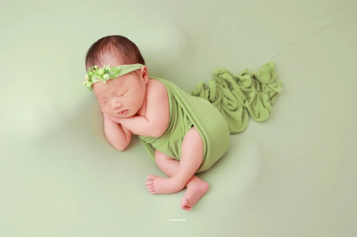 北京宝宝拍嗝吐奶